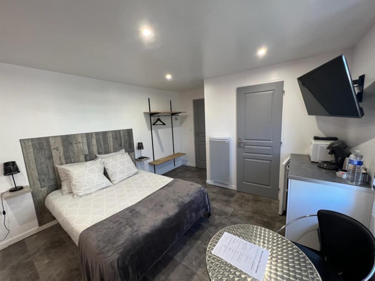 Aux Charmes 1 Bed & Breakfast Isques Exterior photo